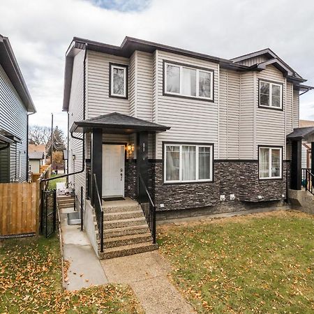 Vibrant Modern Oasis - Free Parking, Netflix, Fast Wi-Fi - Long Stays Welcome Edmonton Exteriör bild