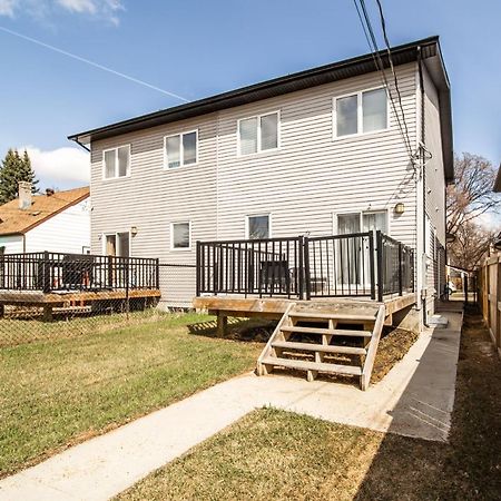 Vibrant Modern Oasis - Free Parking, Netflix, Fast Wi-Fi - Long Stays Welcome Edmonton Exteriör bild